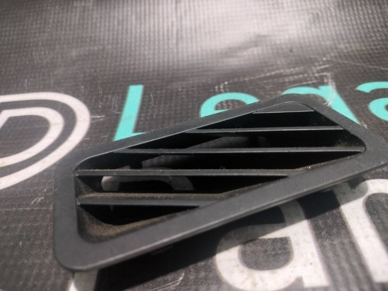 Дефлектор воздушный левый BMW X5 2005 E53 M57D30 306D2 64228402219 контрактная