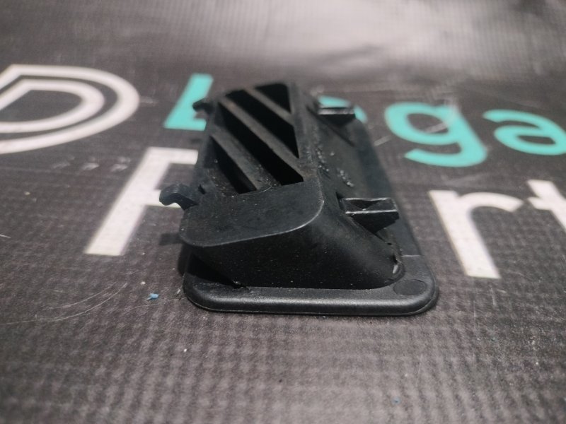 Дефлектор воздушный левый X5 2005 E53 M57D30 306D2