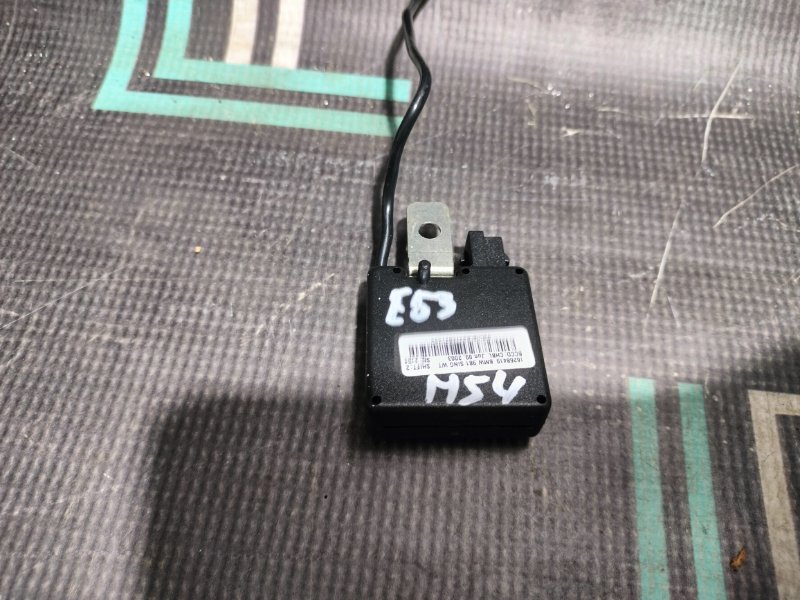 Усилитель антенны X5 2003 E53 M54B30 306S3