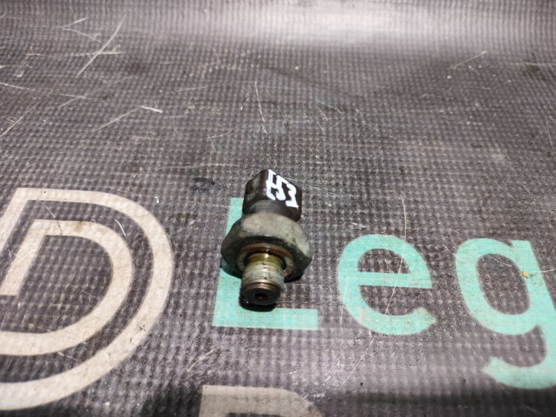 Запчасть датчик давления масла двс BMW X5 2003 E53 M54B30 306S3 12618611273 контрактная Датчик давления масла ДВС BMW X5 2003 E53 M54B30 306S3 12618611273 контрактная