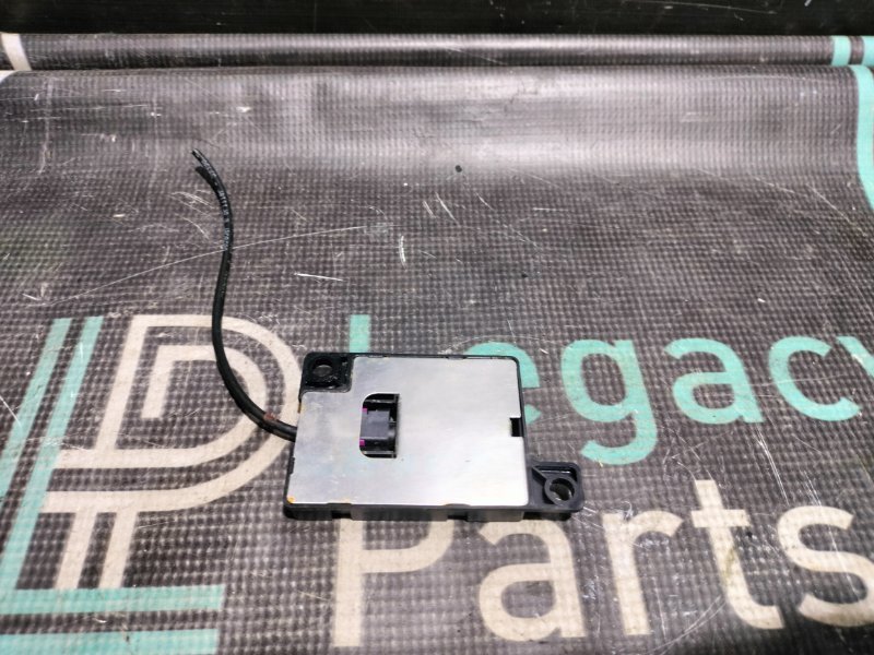 Антенна Bluetooth X5 2007 E70 M57D30 306D3 Антенна Bluetooth X5 2007 E70 M57D30 306D3