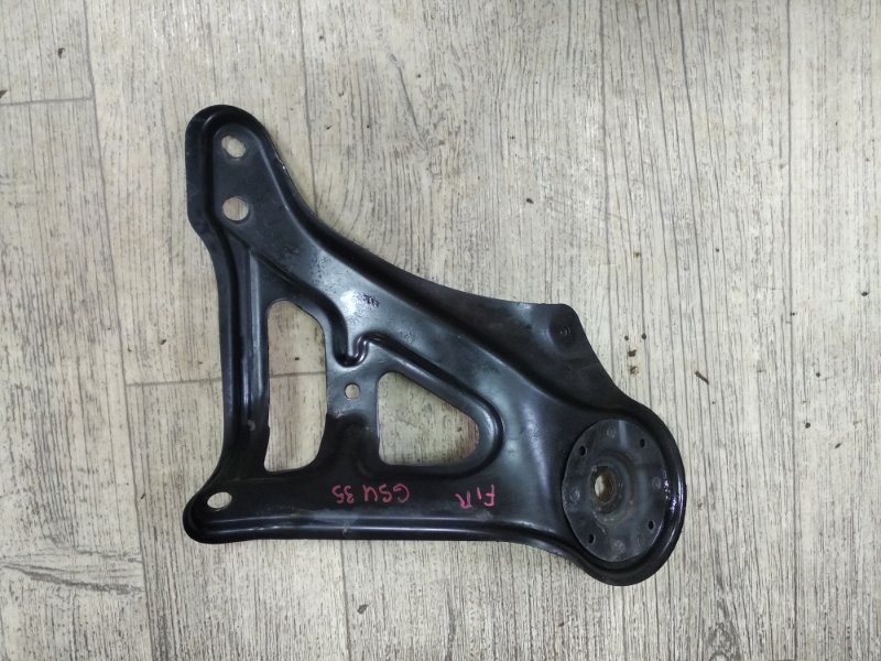 Крепление балки Toyota Harrier GSU35-2021348 2GRFE 2006 переднее правое