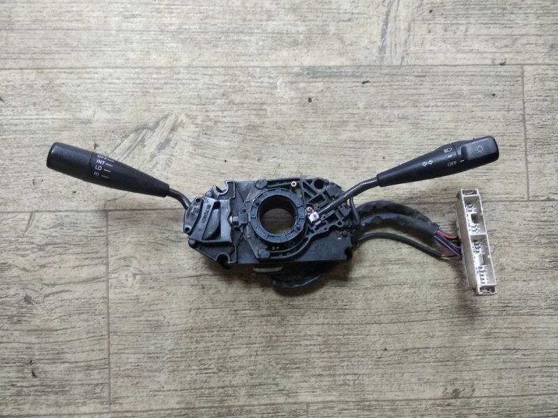 Переключатель поворотов Toyota Sprinter AE100