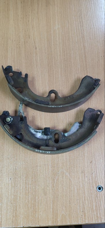 Колодки тормозные TOYOTA CORONA ST190 3SFE задние (б/у)