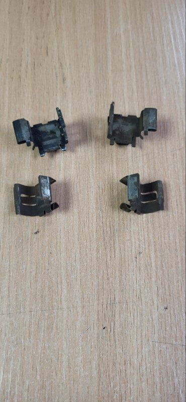 Пружинки на колодки TOYOTA MARKII JZX100 1JZGE передние (б/у)