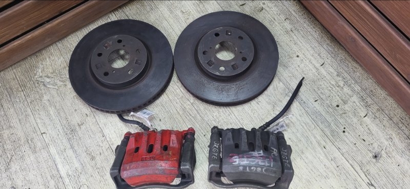 Тормоза передние TOYOTA MARKII JZX100 1JZGTE 1998 передняя (б/у)