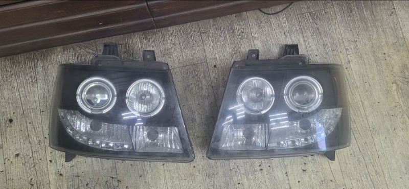 Фара CHEVROLET TAHOE GMT900 (б/у) Фара CHEVROLET TAHOE GMT900 (б/у)