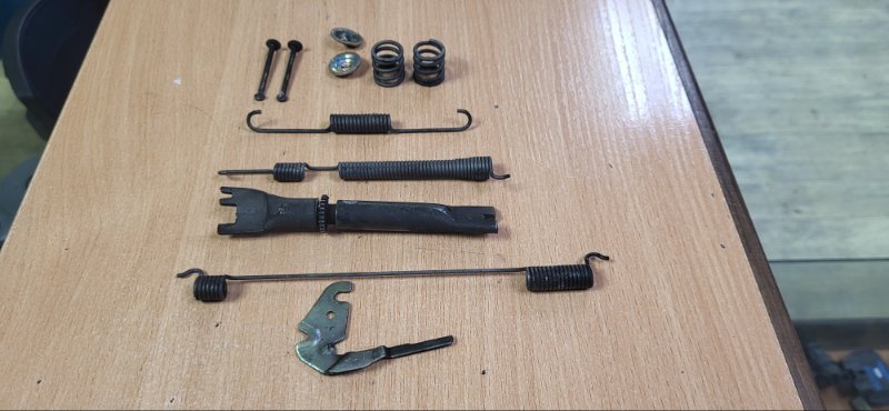 Механизм стояночного тормоза NISSAN SERENA PC24 QR20DE задний правый (б/у) Механизм стояночного тормоза NISSAN SERENA PC24 QR20DE задний правый (б/у)