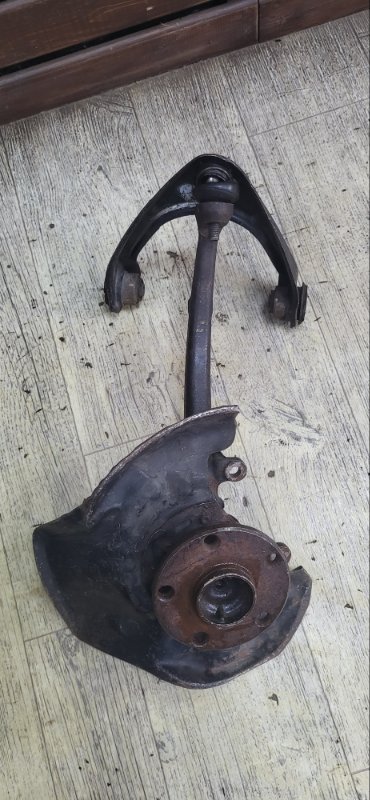 Ступица TOYOTA MARKII GX100 1GFE передняя левая (б/у)