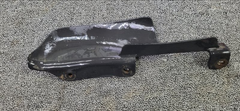 Брызговик TOYOTA AVENSIS ADT271 2ADFTV передний правый (б/у)