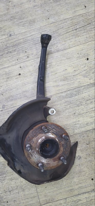 Ступица TOYOTA MARKII JZX100 передняя левая (б/у)