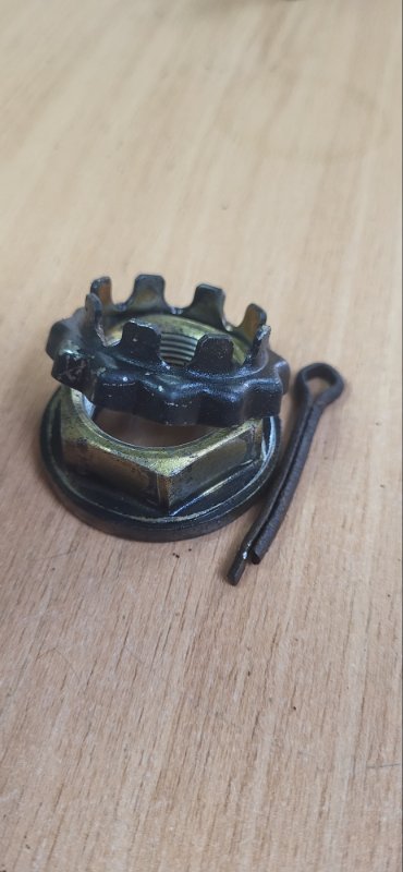 Гайка TOYOTA MARKII GX100 1GFE 1999 задняя (б/у)