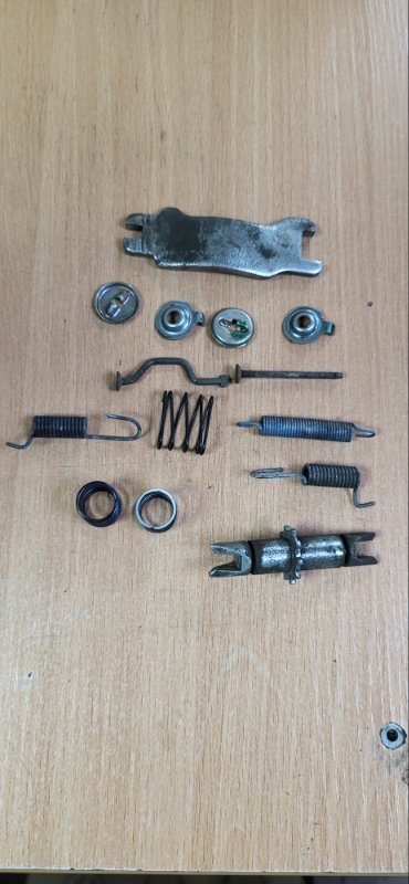 Механизм стояночного тормоза TOYOTA MARKII JZX90 1JZGE задний левый (б/у)