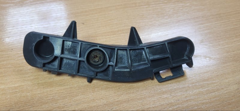 Крепление бампера TOYOTA AVENSIS ZRT272W 3RRFAE заднее левое (б/у)