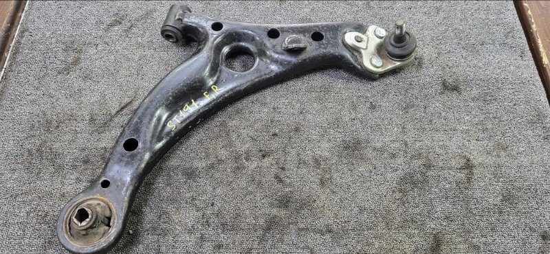 Рычаг TOYOTA CORONA ST191 3SFE передний правый (б/у)