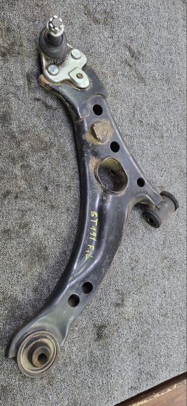 Рычаг TOYOTA CORONA ST191 3SFE передний левый (б/у)
