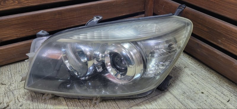 Фара TOYOTA RAV4 ACA30 левая (б/у)