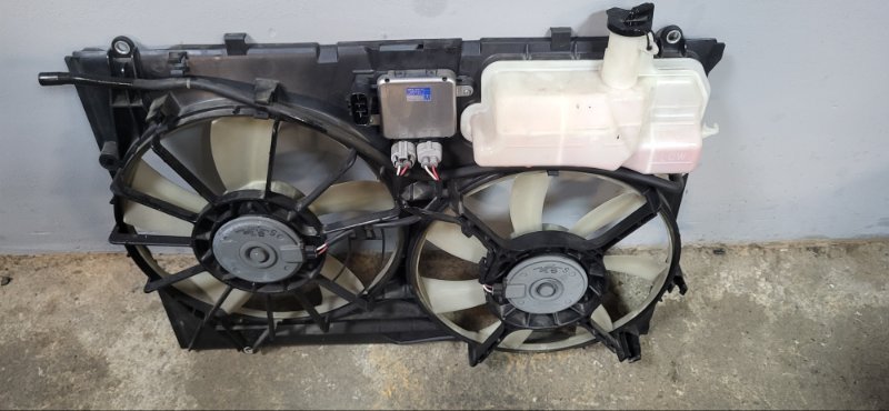 Диффузор радиатора TOYOTA HARRIER GSU35-2021348 2GRFE 2006 (б/у)