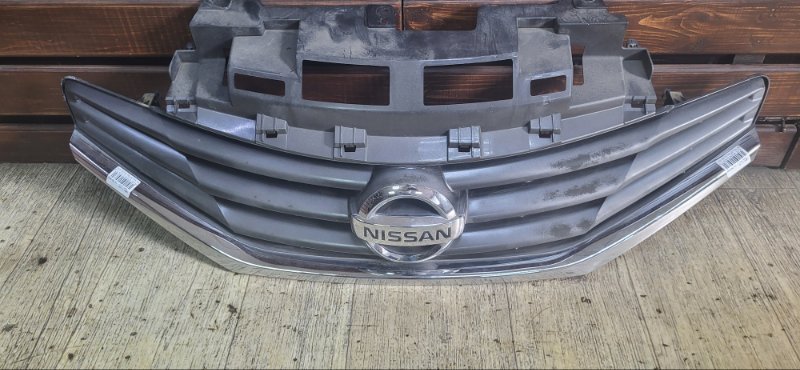 Решетка радиатора NISSAN NOTE E12 HR12DE 2012 (б/у)
