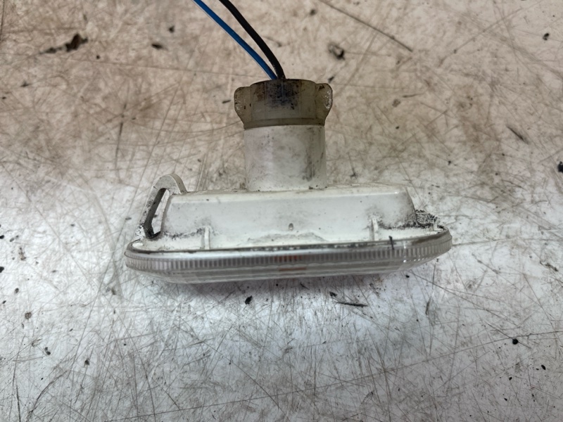 Повторитель поворота в крыло передний Ford Fusion MK1 FXJA