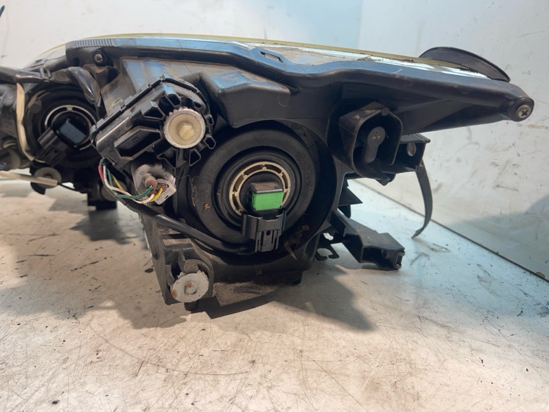 Фара галогеновая передняя правая 6 2009 GH R2AA