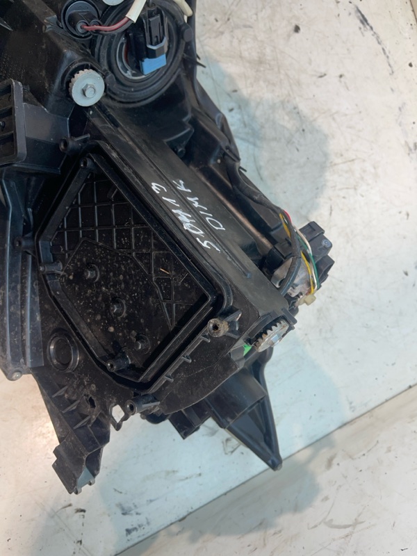 Фара галогеновая передняя правая 6 2009 GH R2AA