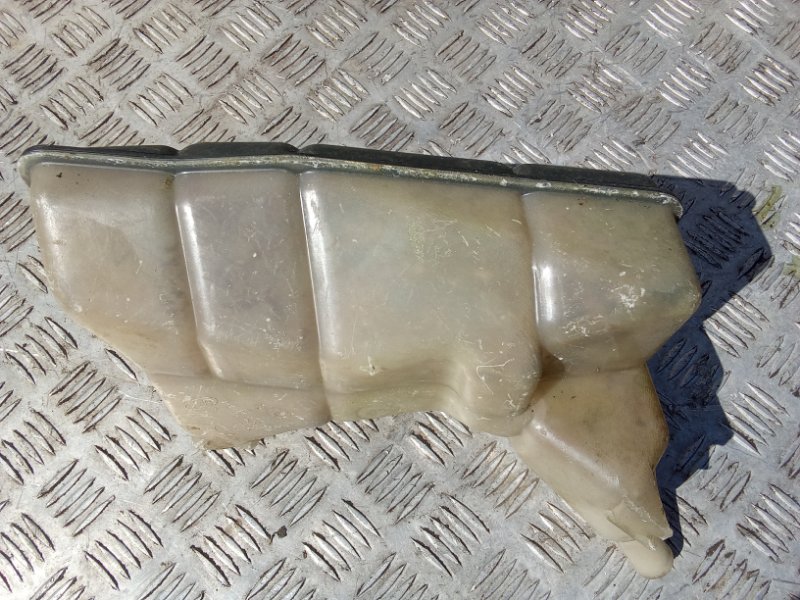 Бачок расширительный Mondeo 2003 Бачок расширительный Mondeo 2003