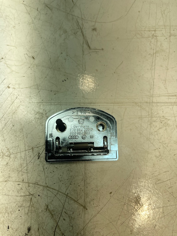 Кронштейн крепления груза A6 2005 C6 BMK 3.0 TDI