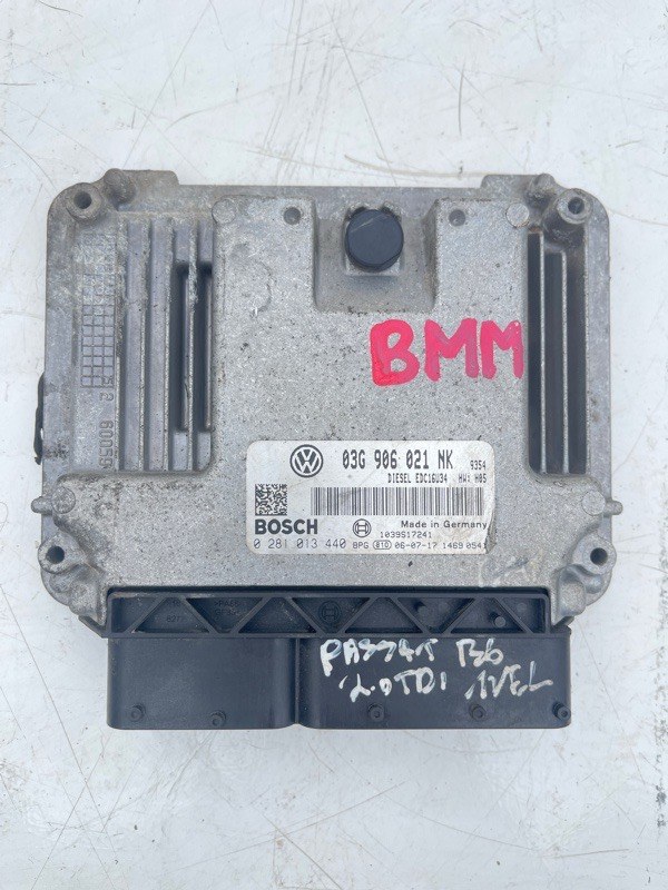 Блок управления двигателем Volkswagen Golf 1K1 BMM 03G906021NK контрактная