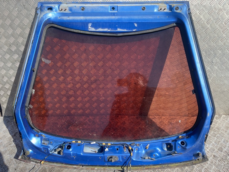Крышка багажника Mazda 323F BG