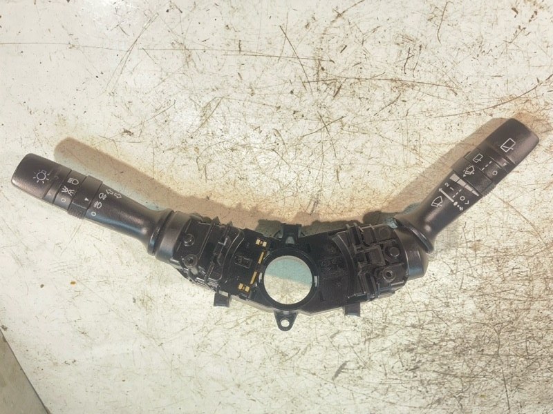 Запчасть подрулевой переключатель света Hyundai ix35 2011 LM D4HA 934101M530 контрактная Подрулевой переключатель света Hyundai ix35 2011 LM D4HA 934101M530 контрактная