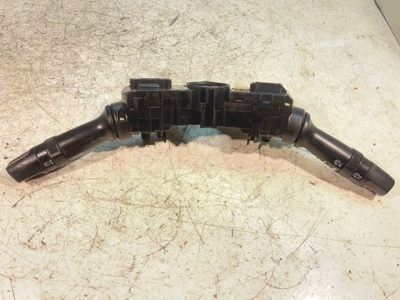 Подрулевой переключатель света Hyundai ix35 LM D4HA Подрулевой переключатель света Hyundai ix35 LM D4HA