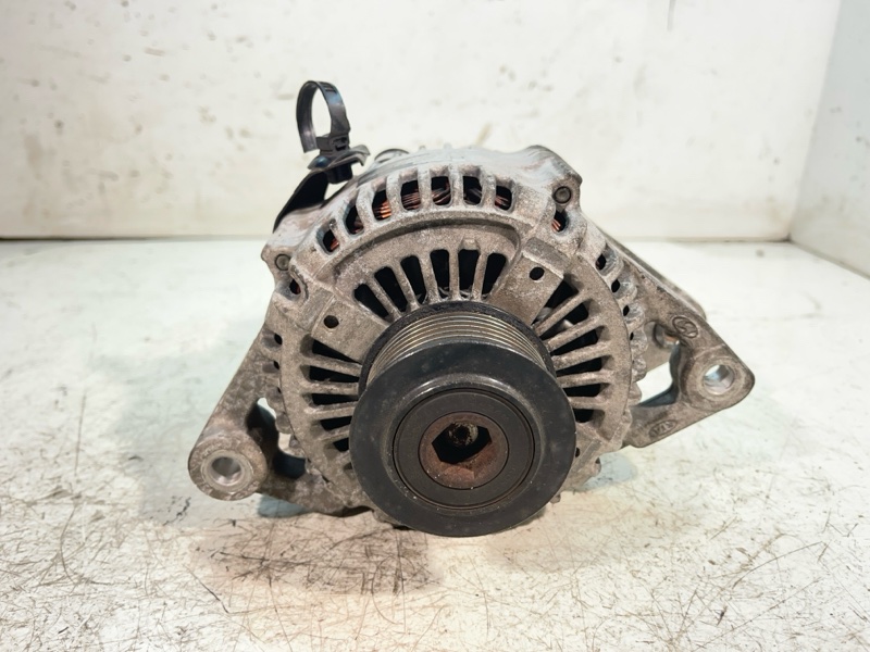 Генератор Kia Sorento 2009 BL D4CB 373004A300 контрактная