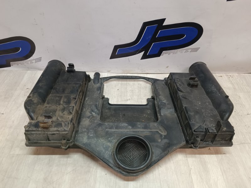 Корпус воздушного фильтра R-Class 2008 W251 3.5