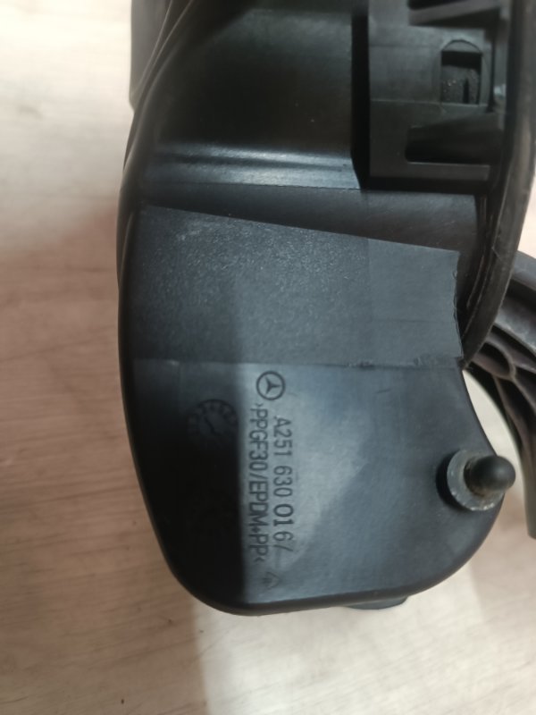 Лючок бензобака R-Class 2008 W251 3.5