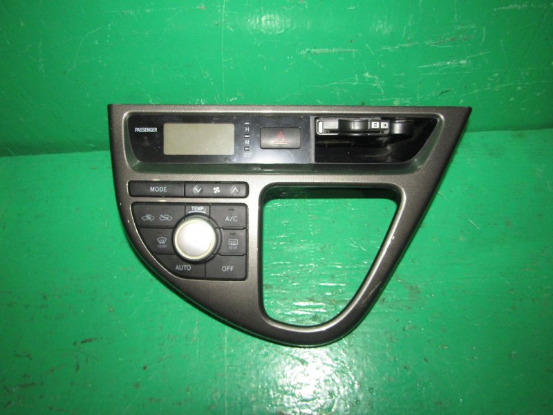 климат контроль тойота виш. тойота виш панель климат контроля. климат-контроль toyota wish zne10g 2005-2009. блок управления климат toyota wish разобранный. климат контроль под карбон тойота виш 2 4 год.