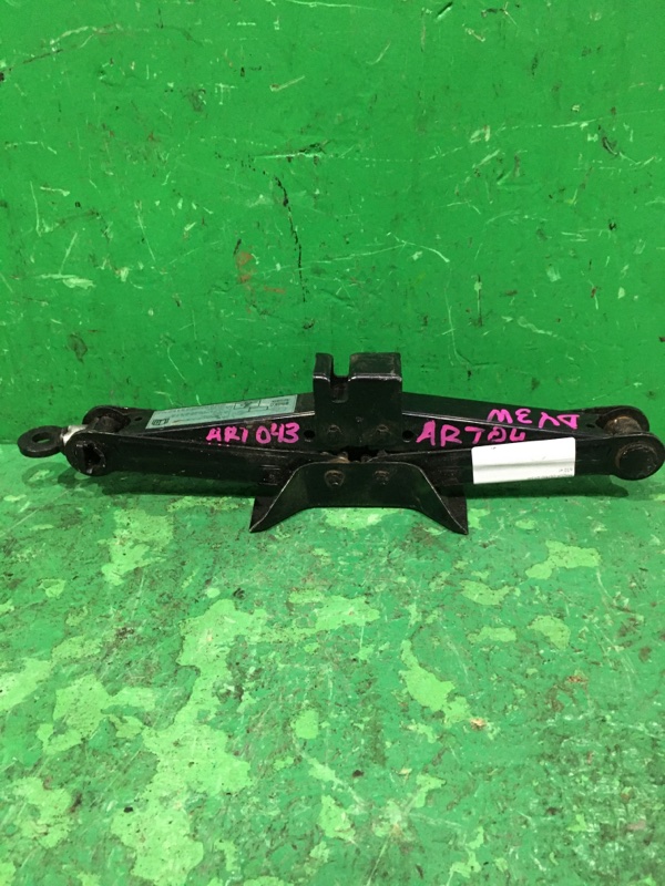 Домкрат Mazda Demio DY3W Домкрат Mazda Demio DY3W