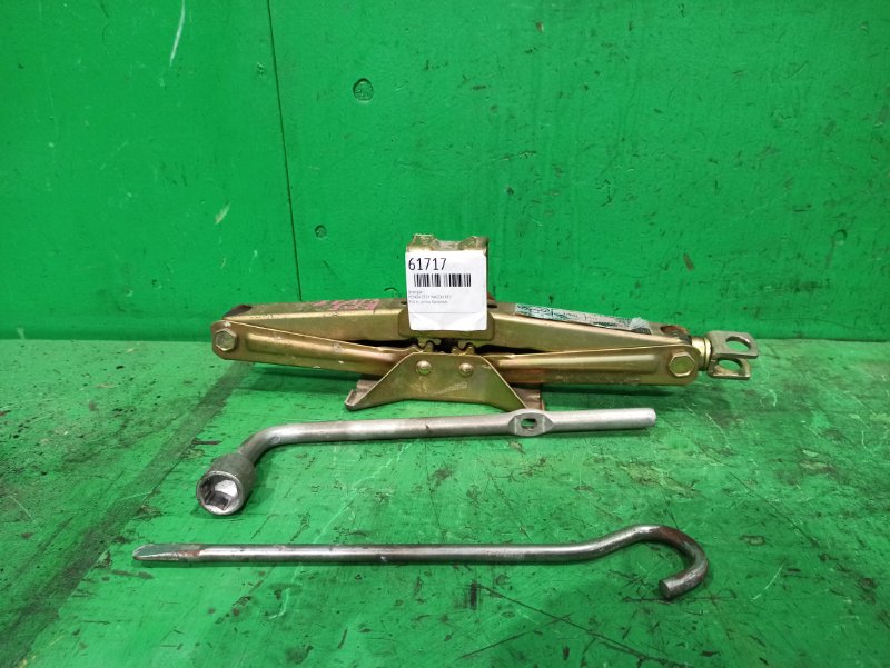 Домкрат Honda Step Wagon RF5 Домкрат Honda Step Wagon RF5