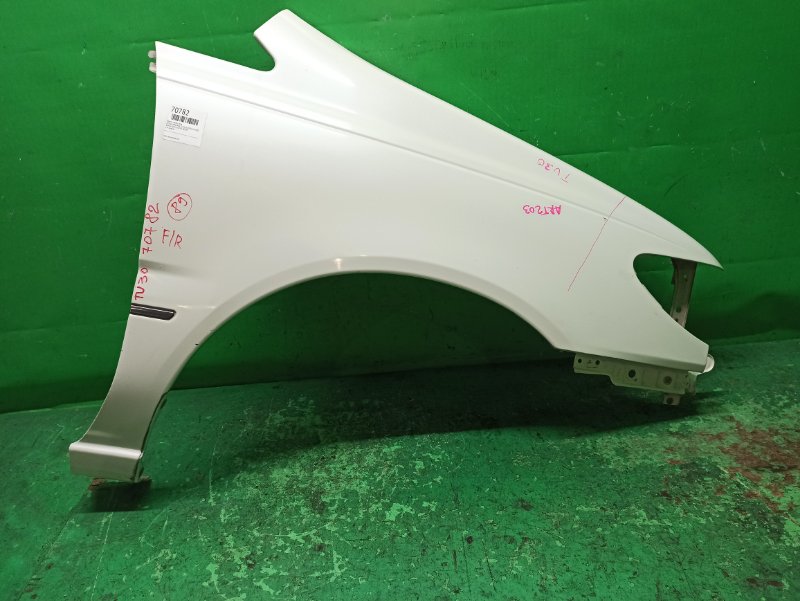 Крыло Nissan Presage TU30 08.2001 переднее правое