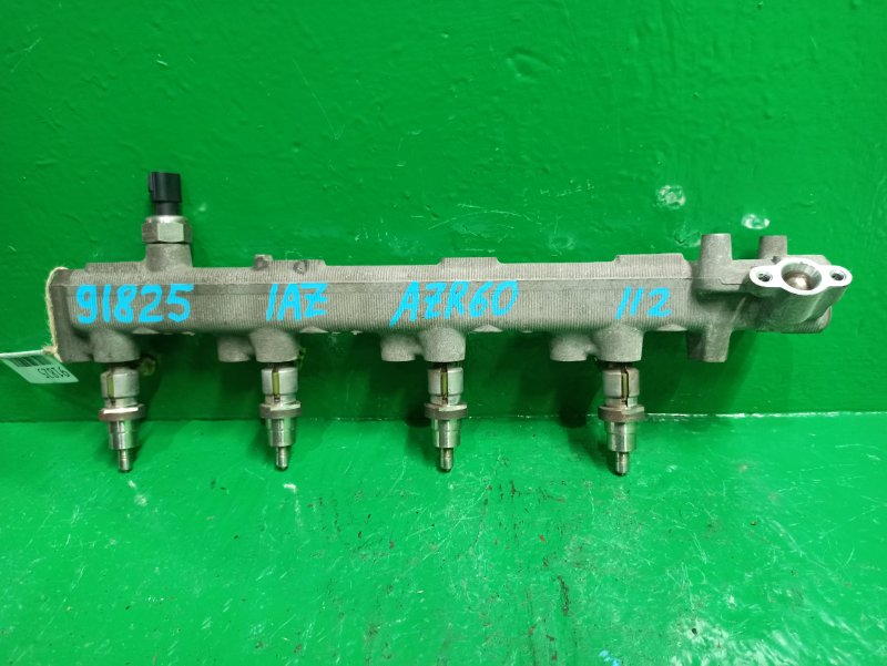 Форсунки бензиновые TOYOTA NOAH AZR60 1AZ-FSE 23250-28070 (б/у)