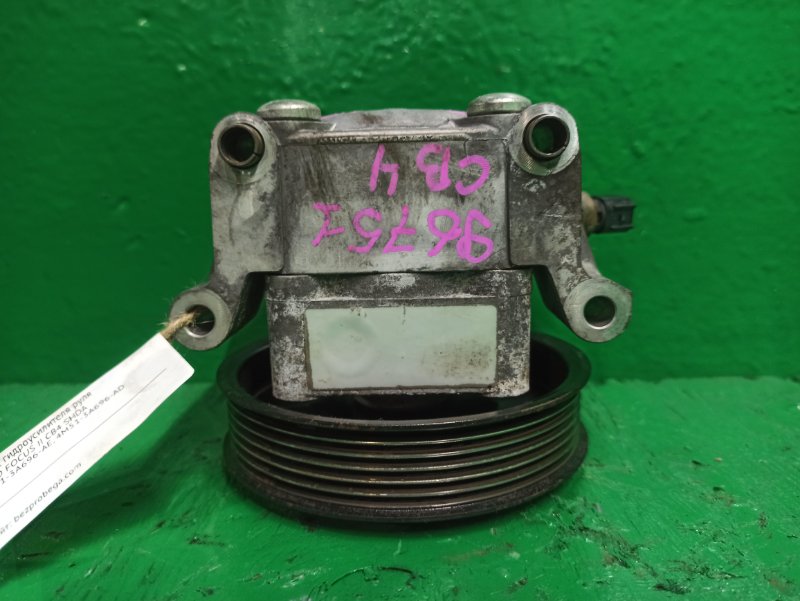 Насос гидроусилителя руля FORD FOCUS II CB4 SHDA 4M51-3A696-AE (б/у)