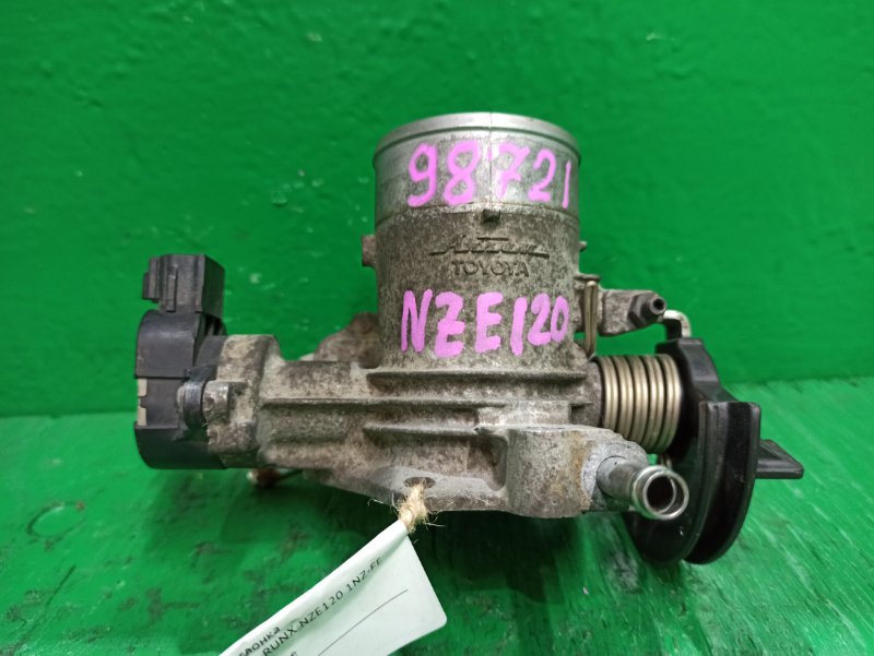 Дроссельная заслонка TOYOTA COROLLA RUNX NZE120 1NZ-FE 22210-21010 (б/у)