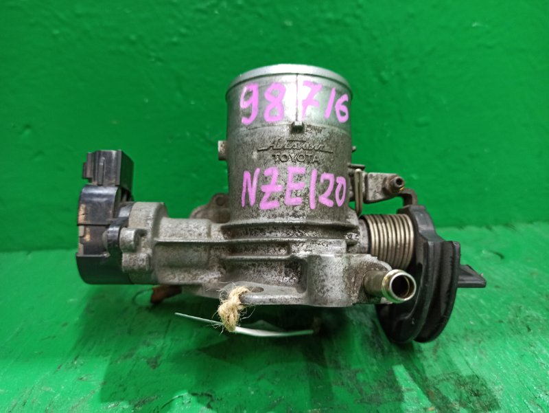 Дроссельная заслонка TOYOTA COROLLA RUNX NZE120 1NZ-FE 22210-21010 (б/у)