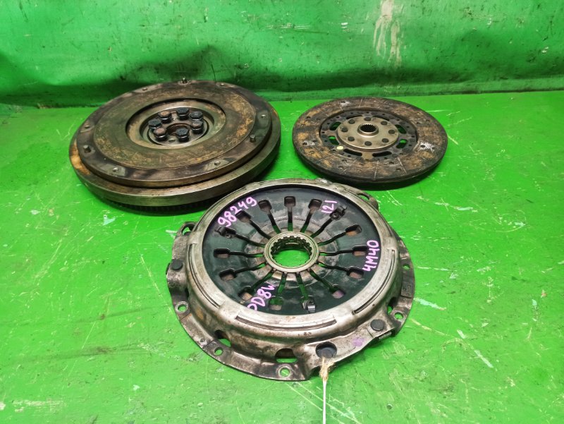 Маховик MITSUBISHI DELICA PD8W 4M40TE (б/у) Маховик MITSUBISHI DELICA PD8W 4M40TE (б/у)