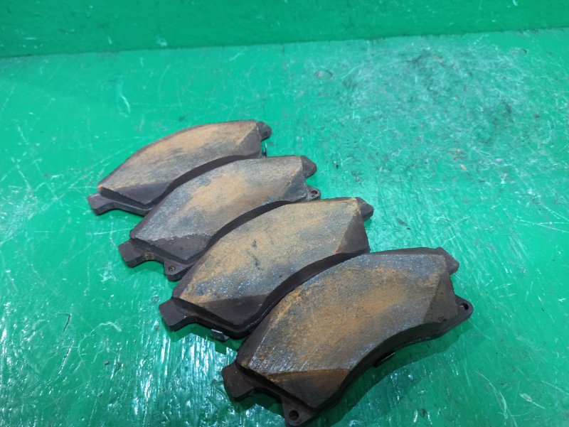 Тормозные колодки OPEL ASTRA J P10 A14NET переднее (б/у)