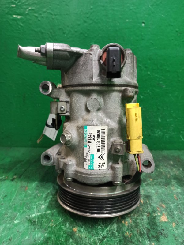 Компрессор кондиционера PEUGEOT 207 EP6C 12050202062 (б/у)