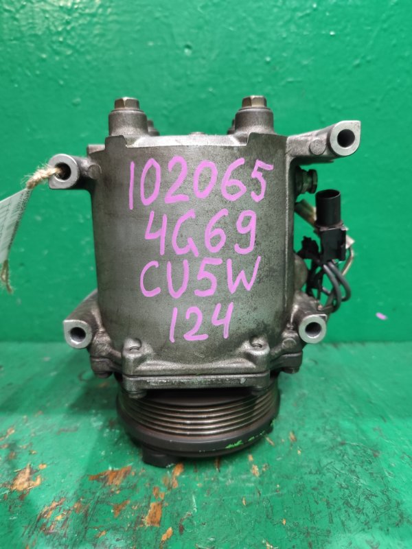 Компрессор кондиционера MITSUBISHI OUTLANDER CU5W 4G69 MN151571 (б/у)