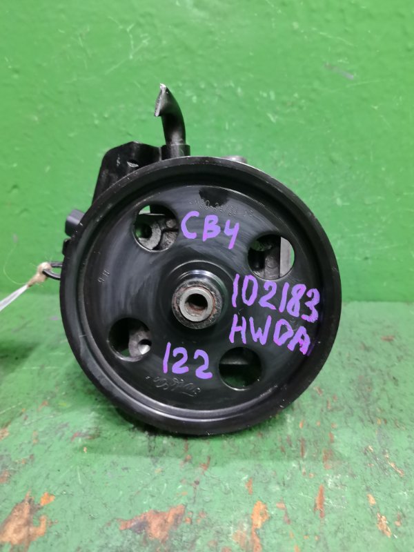 Насос гидроусилителя руля FORD FOCUS II CB4 HWDA 4M51-3A696-AD (б/у)
