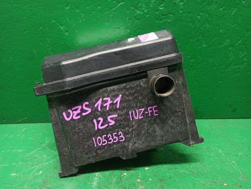 Корпус блока efi TOYOTA CROWN MAJESTA UZS171 1UZ-FE (б/у)