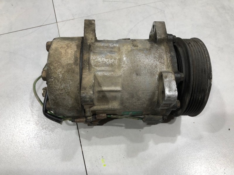 Компрессор кондиционера Volvo 960 1995 B6304S 6848095 контрактная